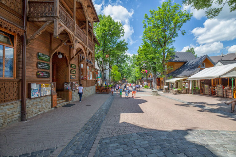 Deptak Krupówki w centrum Zakopanego